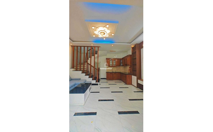 Vĩnh Hưng, Lĩnh Nam, Nhà 5 Tầng, 3 Ngủ, 1 Bước Ra Phố, Chỉ Hơn 5 Tỷ